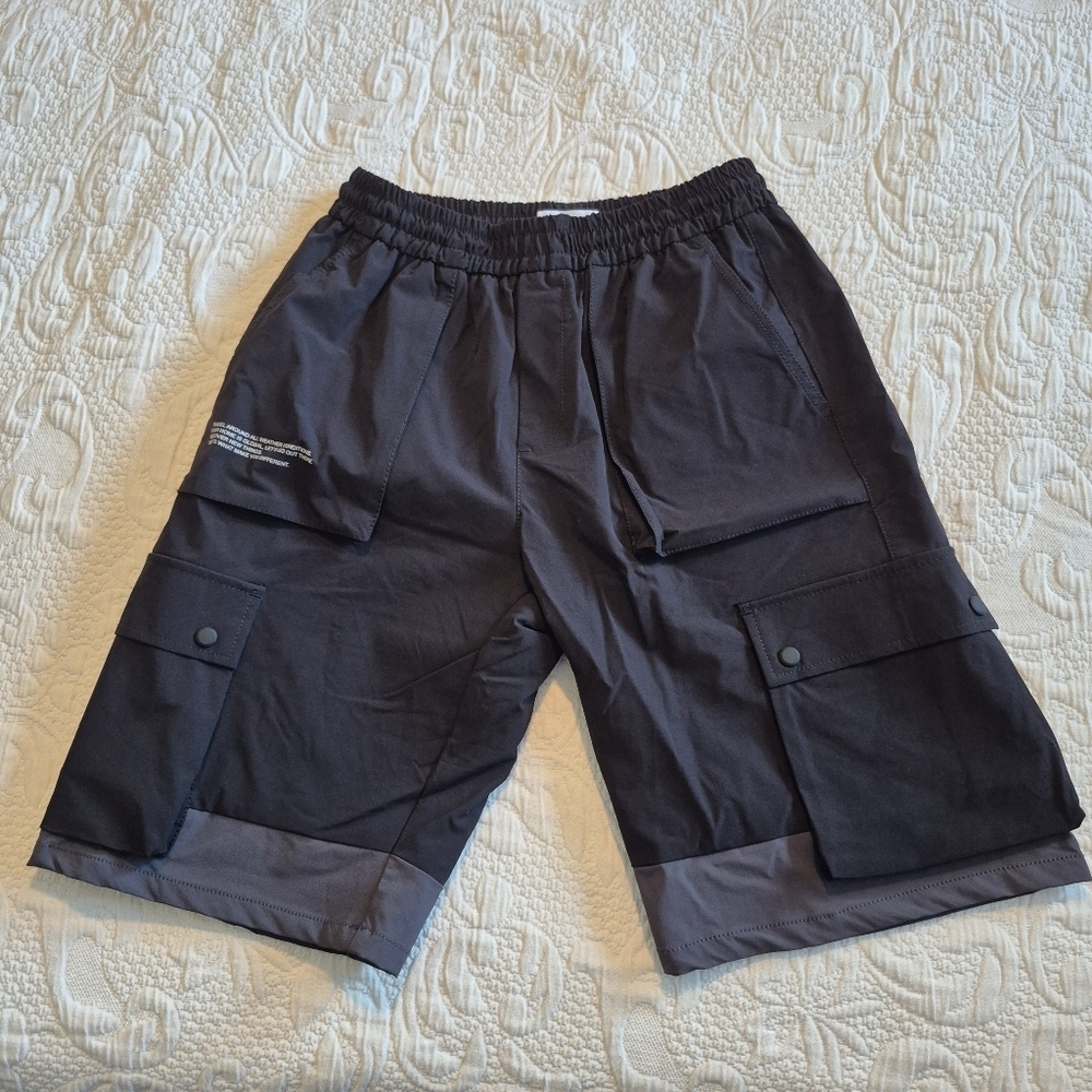 Zara boys size 13-14 black & gray cargo shorts 6 pockets, elastic waist EUC